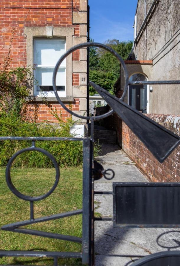 Bridport Garden Suite Экстерьер фото
