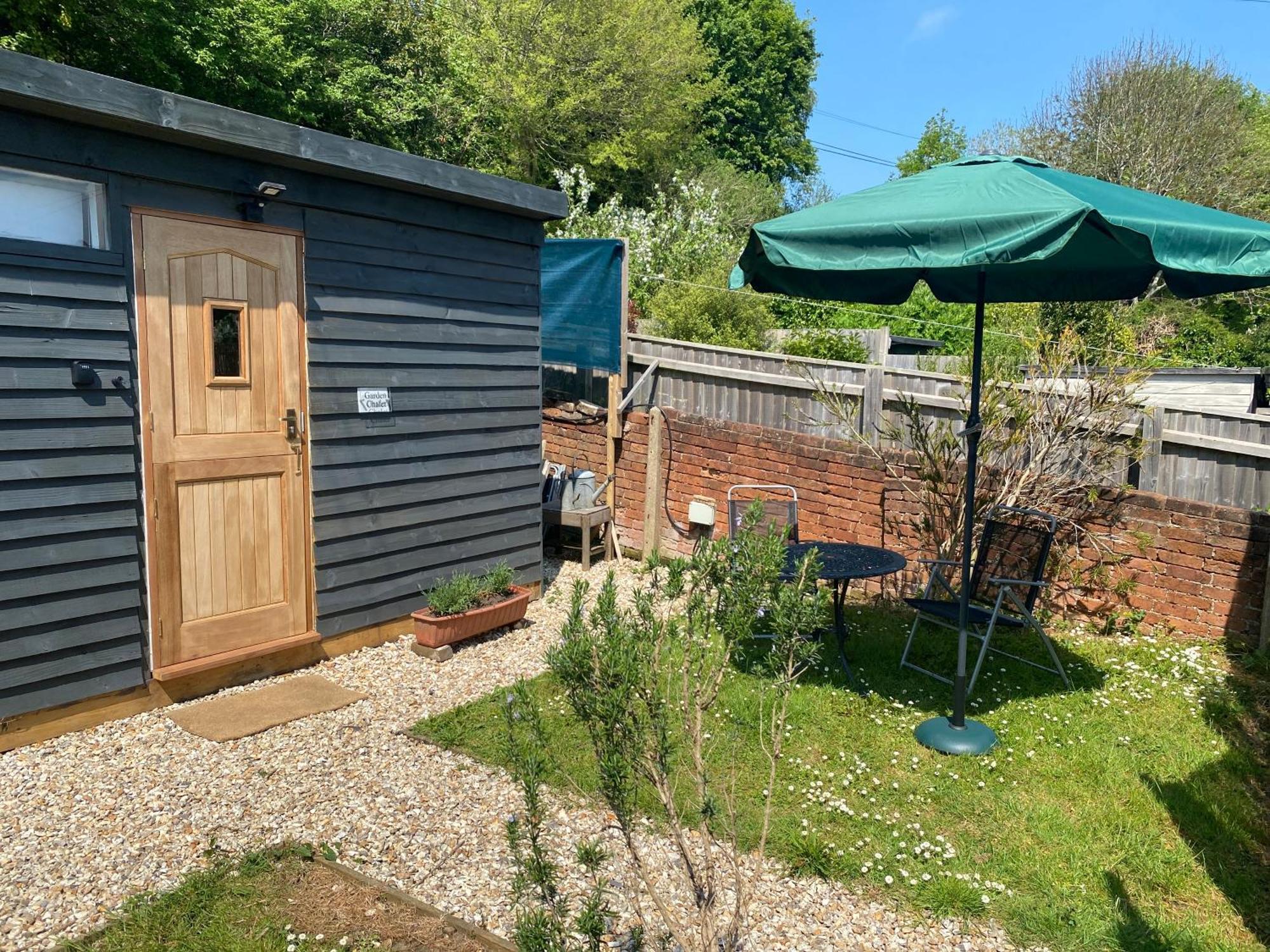 Bridport Garden Suite Экстерьер фото